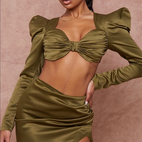 Tops - Y2k Green long sleeve crop top